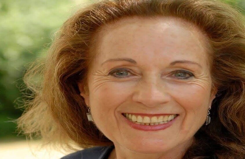 "بين ريتا وعيوني بندقية".. وفاة حبيبة محمود درويش