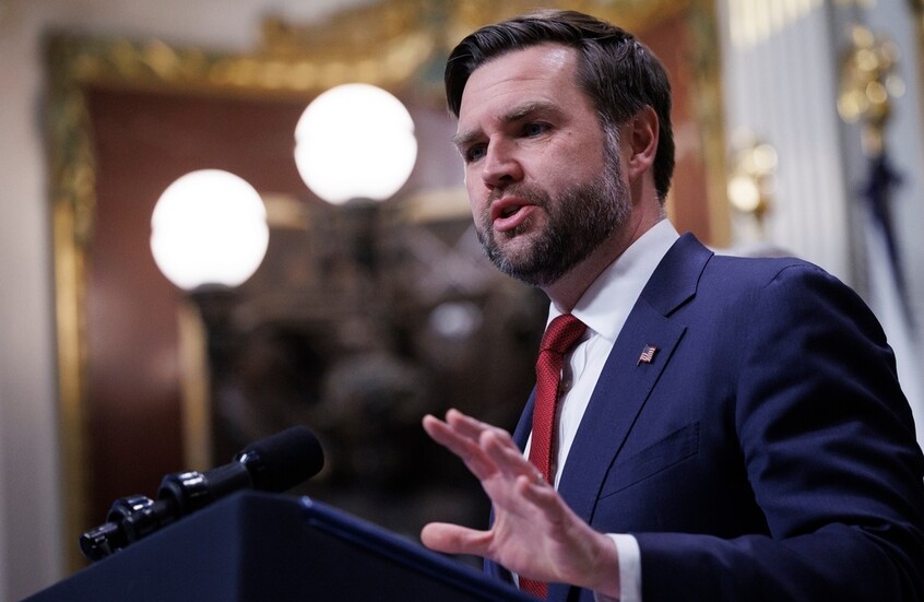 البنتاغون يرصد "محاولات إيرانية" لتصنيع قنبلة نووية.. وفانس يحذر!