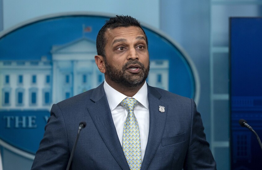 فضيحة الـFBI.. باتيل يكشف استدعاء سجلات مكالماته سراً مع وايلز ودفنها في ملفات سرية في عهد بايدن