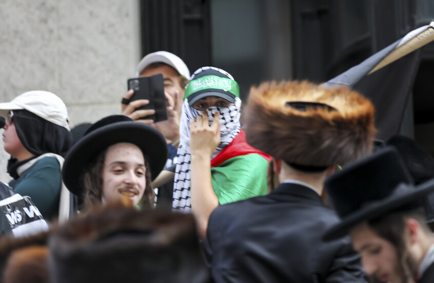 استطلاع "غالوب": تعاطف غير مسبوق مع الفلسطينيين وتراجع تاريخي في مكانة إسرائيل في الولايات المتحدة