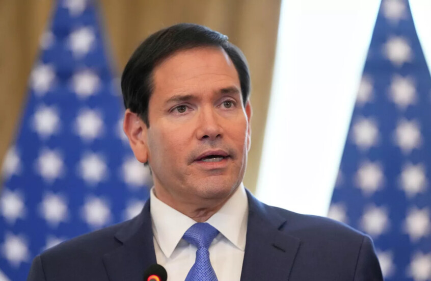 روبيو أبلغ عددا محدودا من المشرعين بالهجوم على إيران قبل ساعات من بدئه