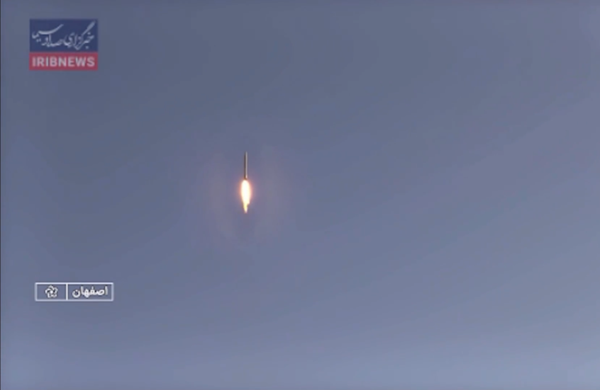 التلفزيون الإيراني ينشر لقطات لإطلاق صواريخ من أصفهان باتجاه "قواعد العدو"