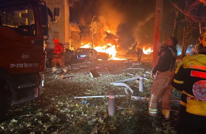 لقطات تظهر صاروخا إيرانيا يخترق الدفاعات الجوية الإسرائيلية ويسقط مباشرة وسط تل أبيب! (فيديو)