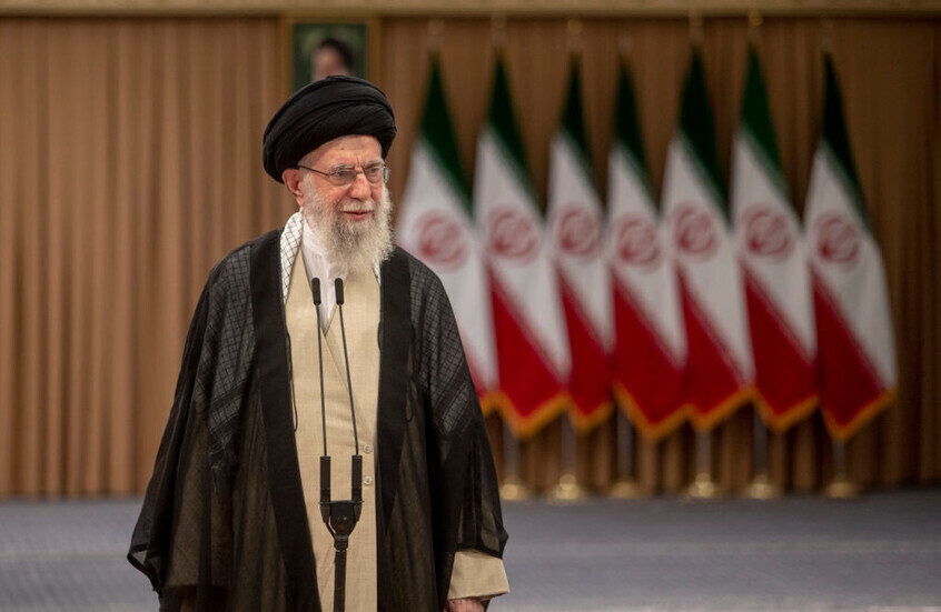 حساب خامئني على منصة "إكس" ينشر تغريدة بعد زعم ترامب مقتله