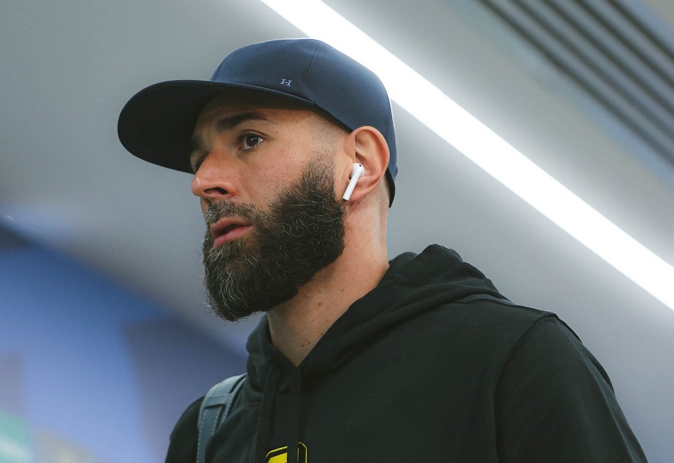 "الزعيم" يترقب تطورات أزمة.. بنزيما يتفاوض من أجل الرحيل