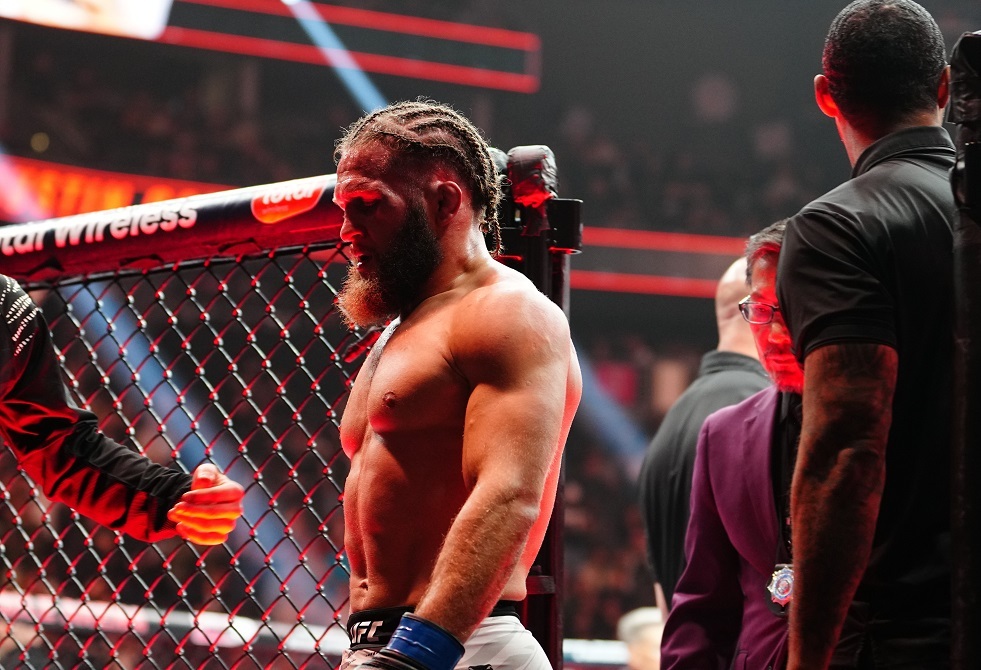 المقاتل الأذربيجاني فيزيف يتعرض لهزيمة ساحقة (فيديو)