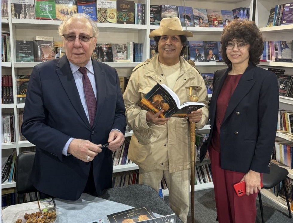 آخر لحظات القذافي وتدخل الناتو في ليبيا عام 2011.. سلام مسافر يكشف المستور في مصر (صور)