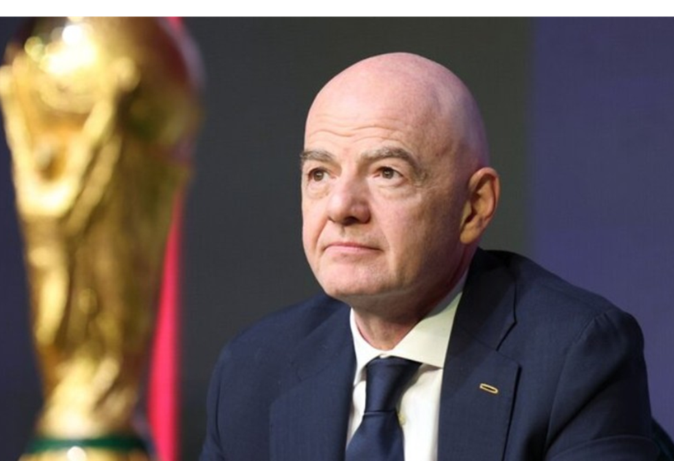 رئيس "الفيفا" يدعو إلى دراسة إمكانية رفع الحظر المفروض على كرة القدم الروسية