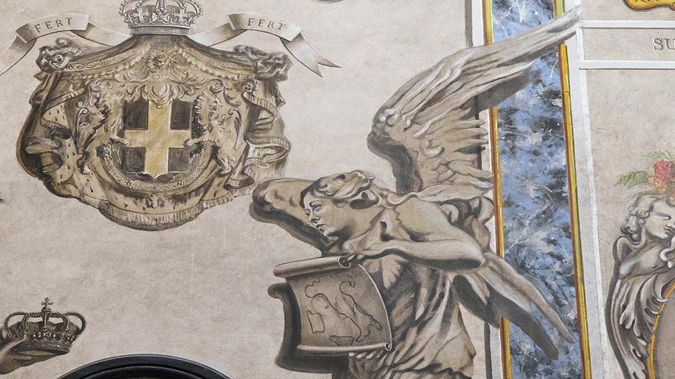 جورجا ميلوني .. ملاك في لوحة على جدار كنيسة والفاتيكان يتحرك لتغييرها (صورة)