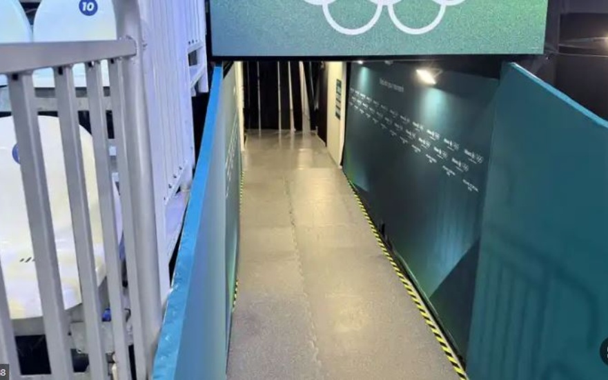 أزمة "دخول الحمام".. حادثة غير متوقعة في أولمبياد ميلانو