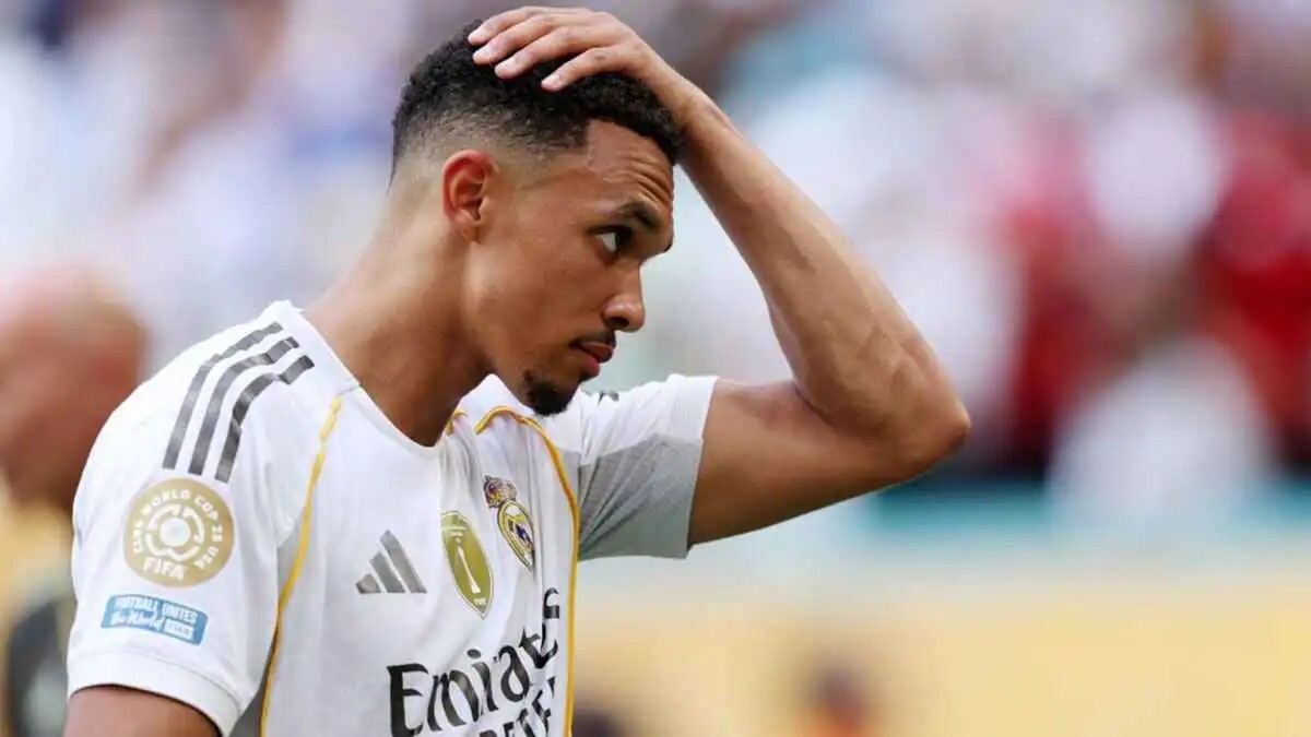 ليفربول يحسم موقفه من إمكانية استعادة أرنولد حال رحيله عن ريال مدريد