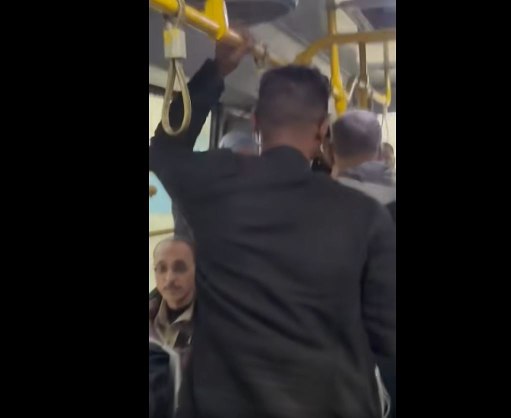 شاهد.. فيديو للحظة تحرش بفتاة مصرية يثير ضجة