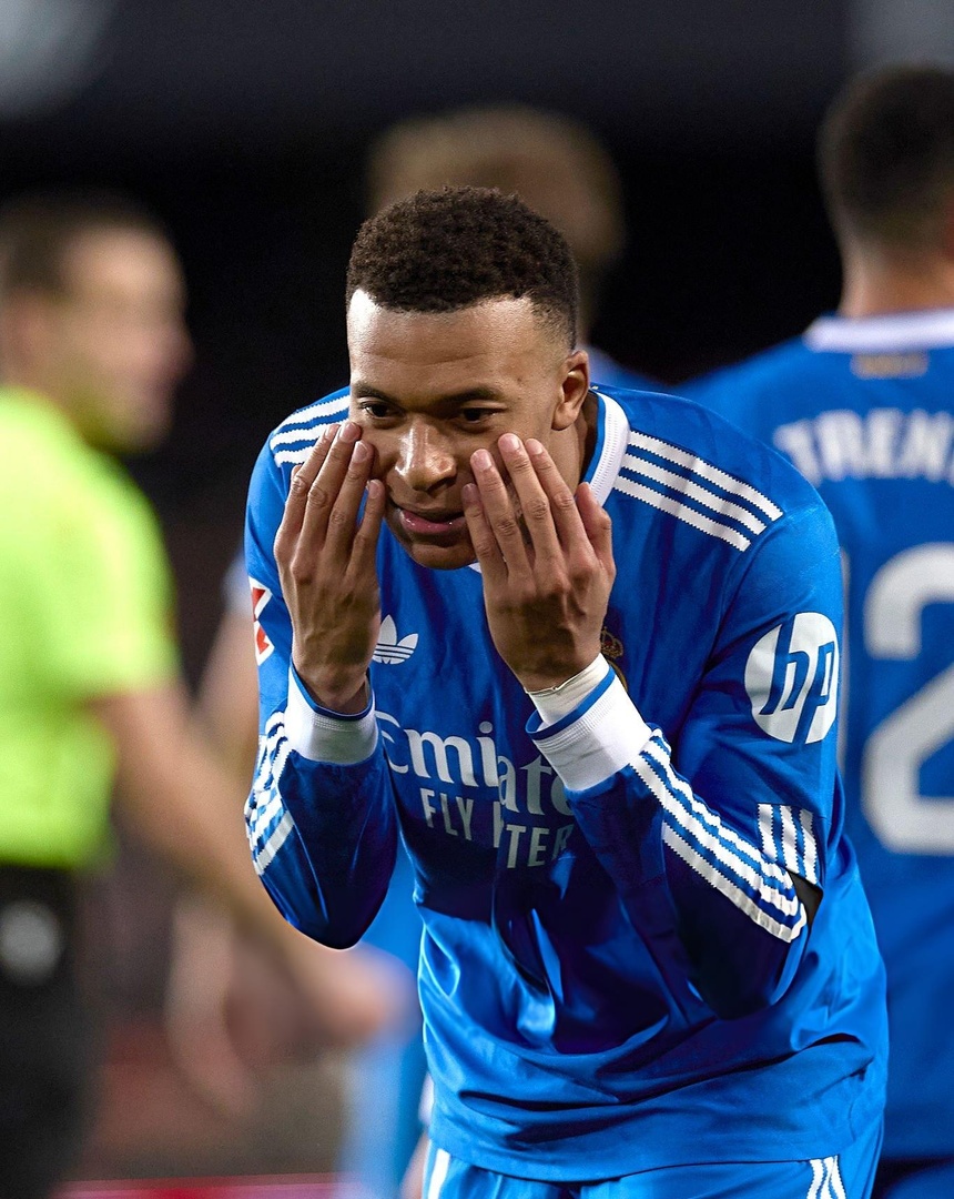 بالفيديو.. كيليان مبابي يهاجم حكم مباراة ريال مدريد وفالنسيا