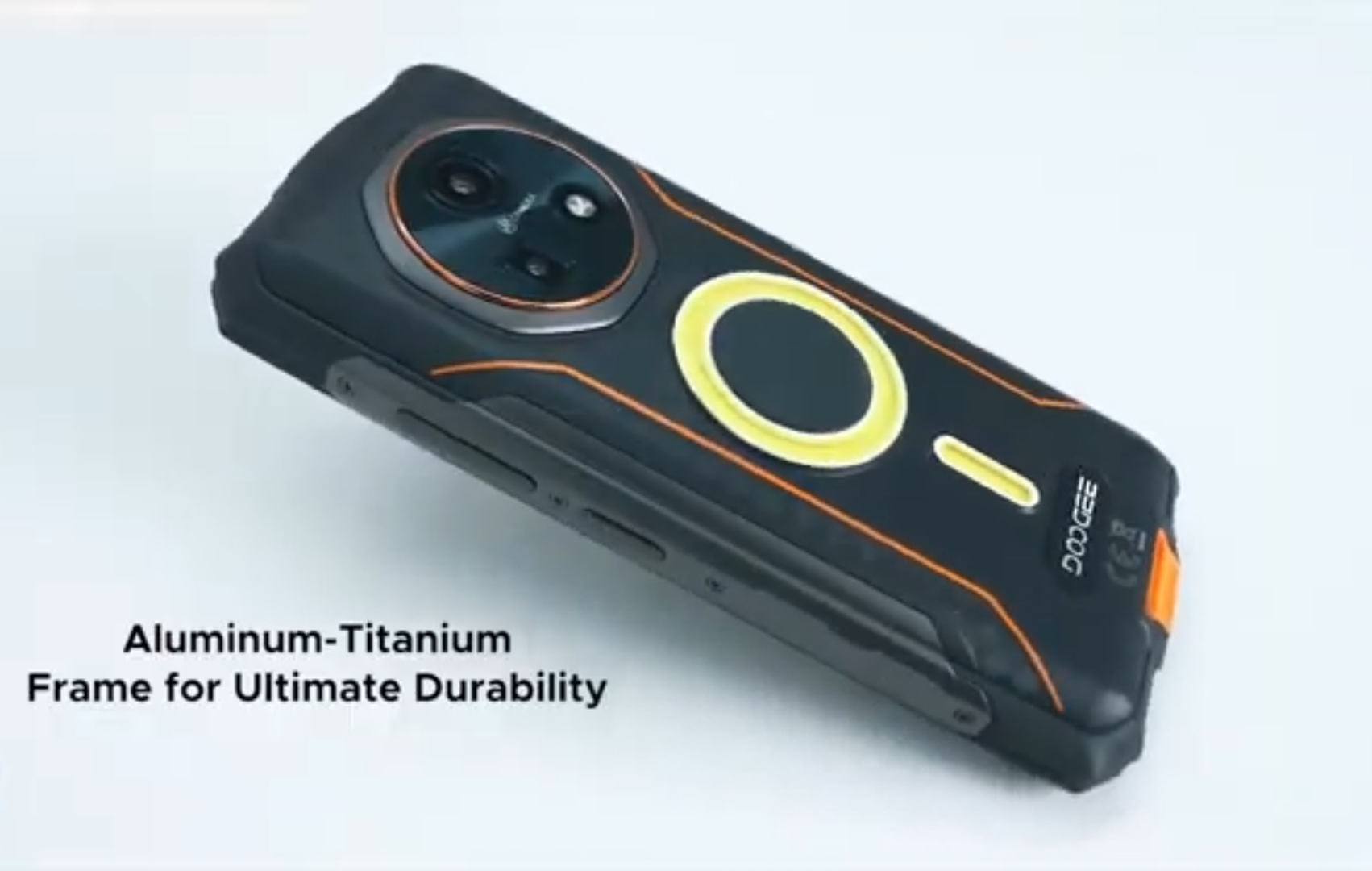 Doogee تطلق هاتفا مصفحا ببطارية عملاقة وكاميرات ممتازة