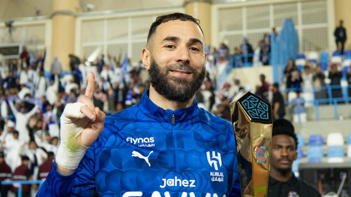هدف بالكعب يمنح بنزيما جائزة "الأفضل" الأولى مع الهلال