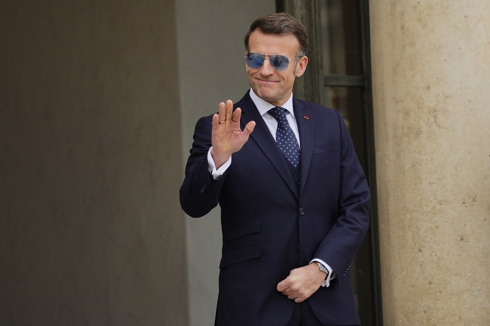 ماكرون يعلن عن استعادة قنوات اتصال مع روسيا ويحث القادة الأوروبيين على ذلك