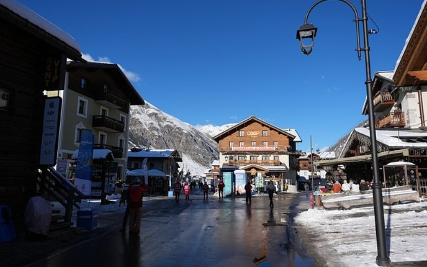 مخاوف من فيروس "نورو".. نجوم الهوكي يفكرون في مغادرة القرية الأولمبية