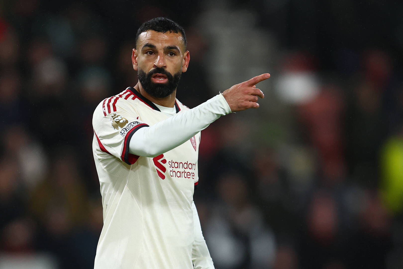 "الملك المصري" يتجاوز أسطورة البريميرليغ