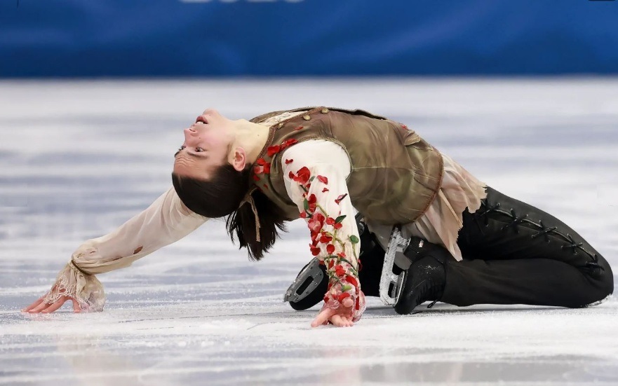 تصريحات مستفزة وردّ حاد من بطلة روسية على متزلج أوكراني