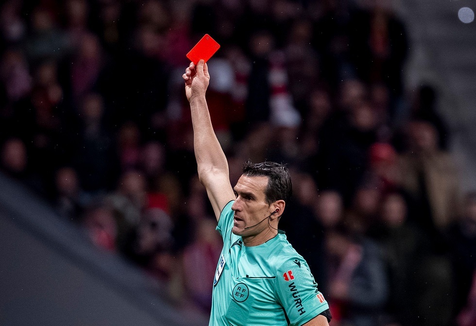 تصريحات نارية لرئيس برشلونة المؤقت بشأن الجدل االتحكيمي (فيديو)