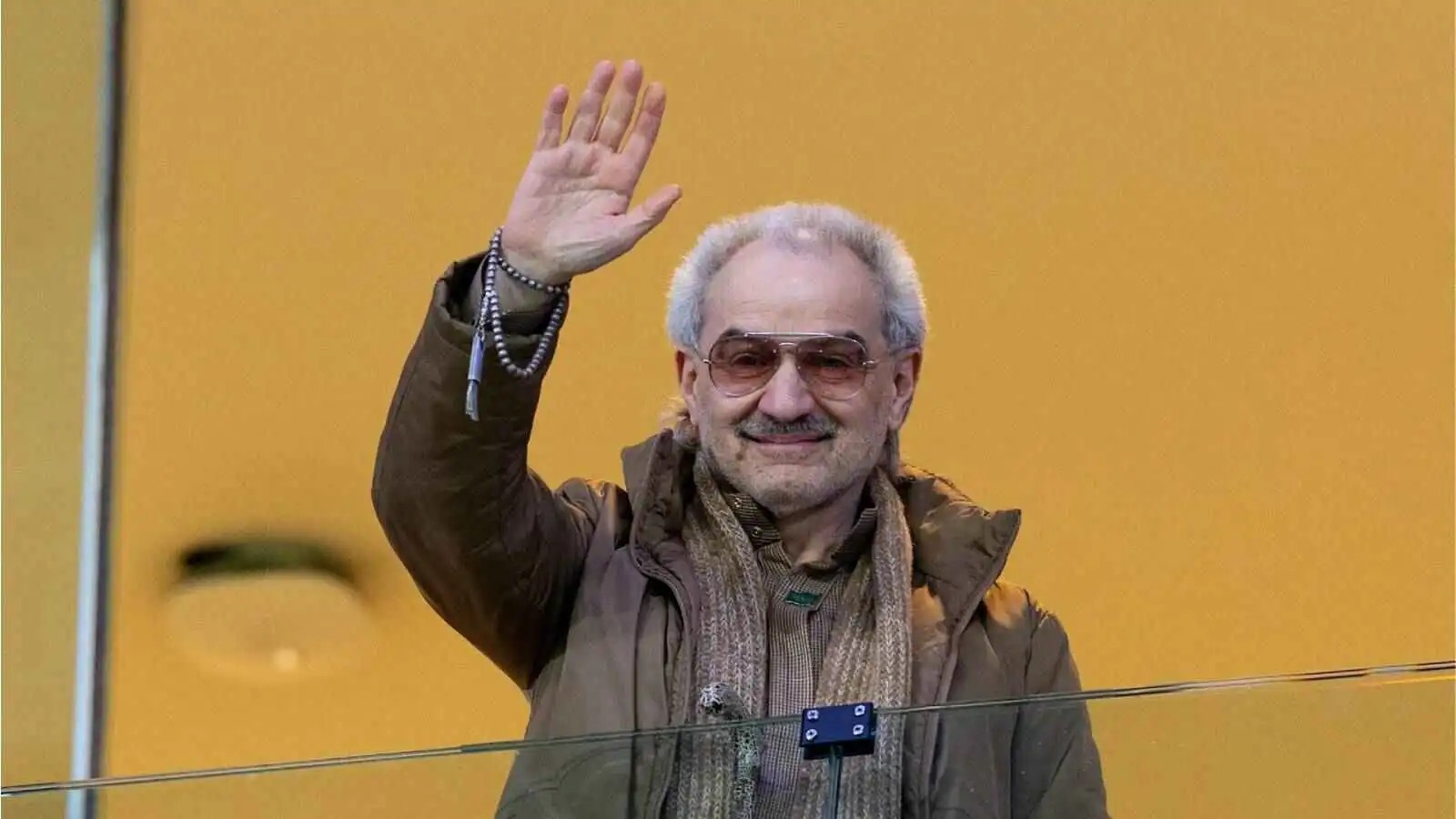 بـ4 كلمات فقط.. الوليد بن طلال يوجه رسالة حاسمة لجمهور الهلال (فيديو)