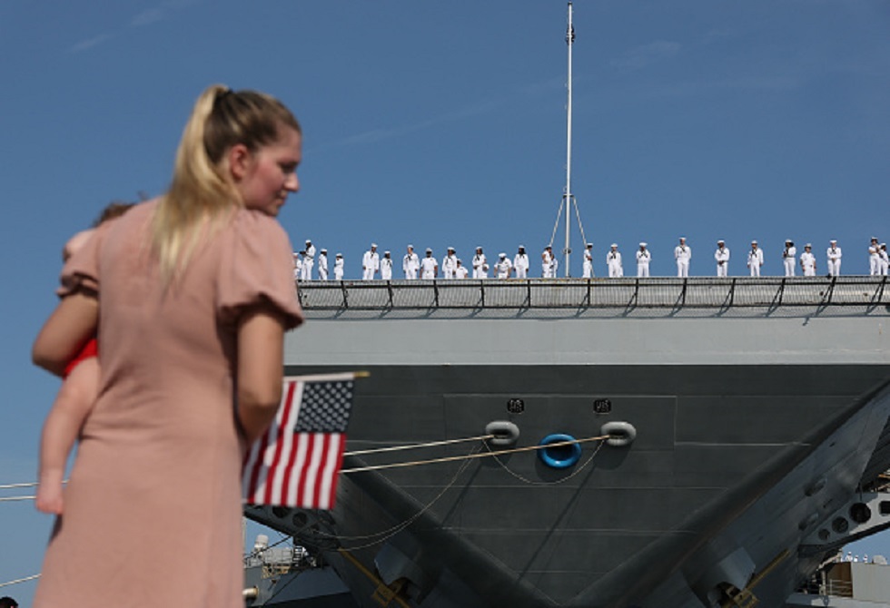 حاملة "جيرالد فورد" تبحر إلى الشرق الأوسط حسب مهلة ترامب