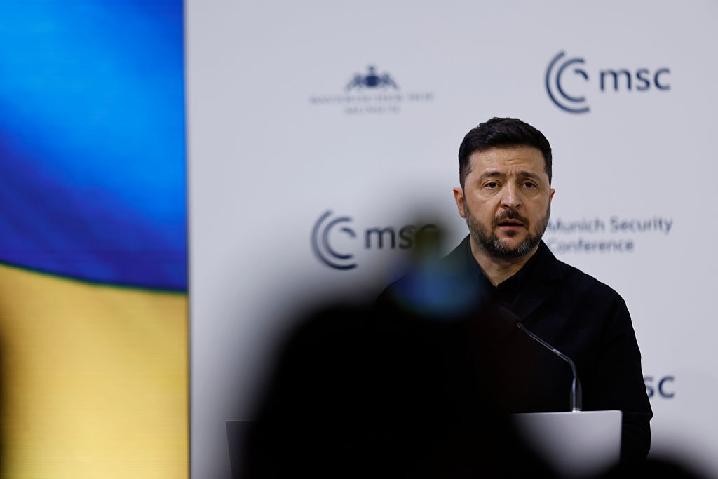 زيلينسكي: أحد خطوط الإنتاج الرئيسية لصواريخ "فلامينغو" دمر بضربة صاروخية