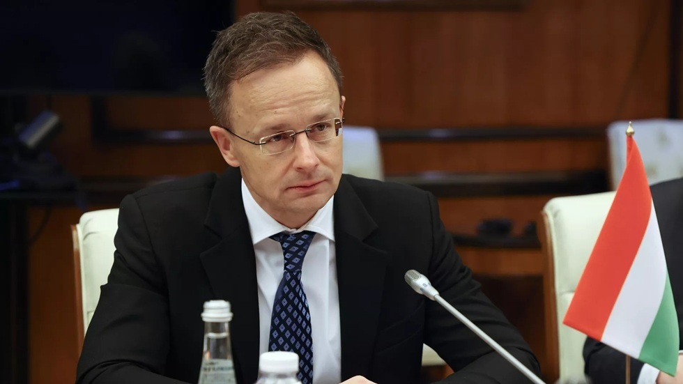 سيارتو: خط أنابيب "دروجبا" سليم تقنيا ووقف الإمدادات قرار سياسي من كييف