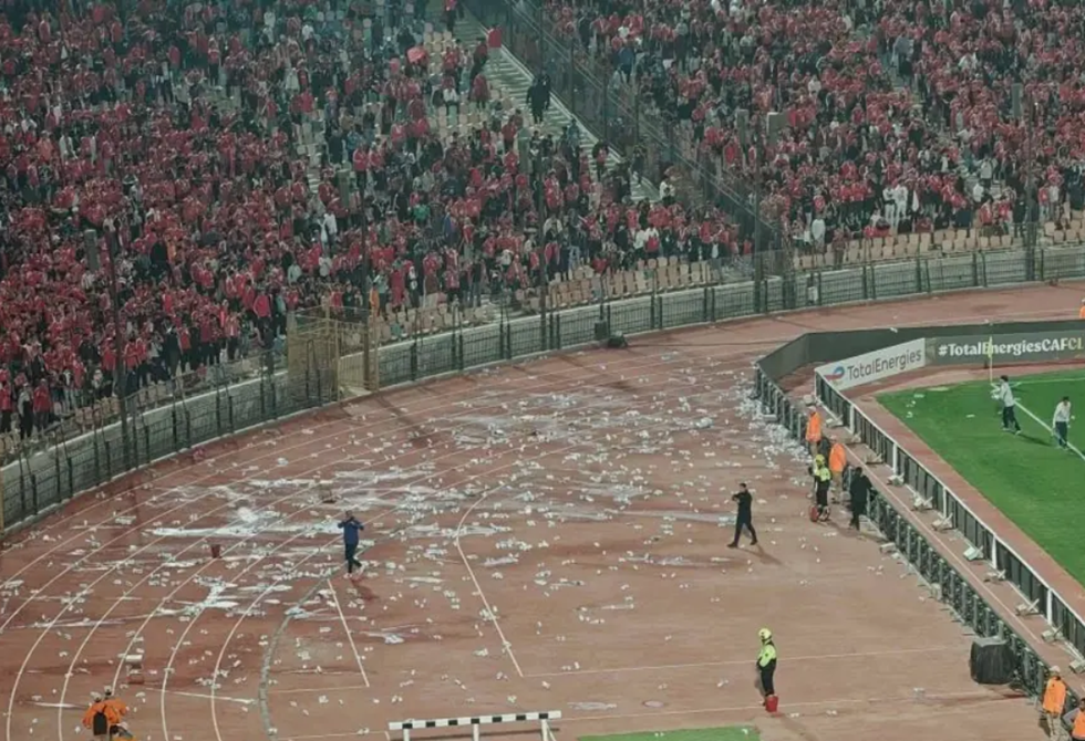 "الكاف" يعلن عن قرار عاجل بعد أحداث مباراة الأهلي المصري والجيش الملكي المغربي