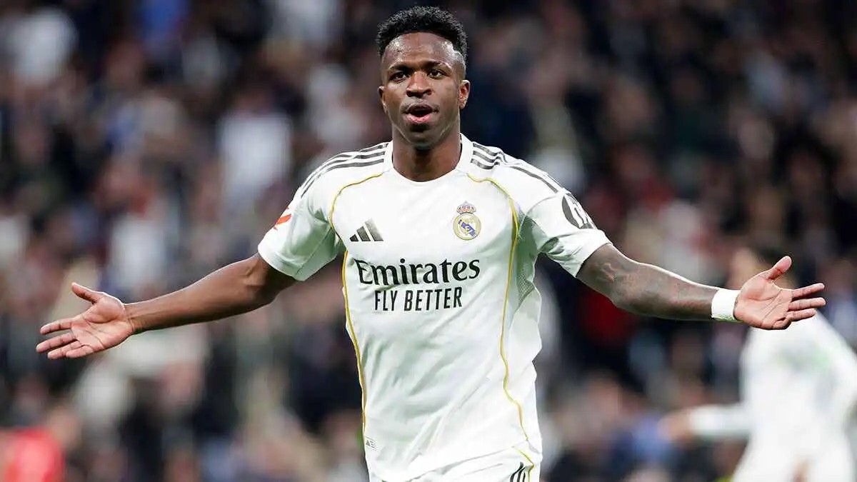 فينيسيوس جونيور  يكشف عن أقرب أصدقائه في عالم كرة القدم  (فيديو)