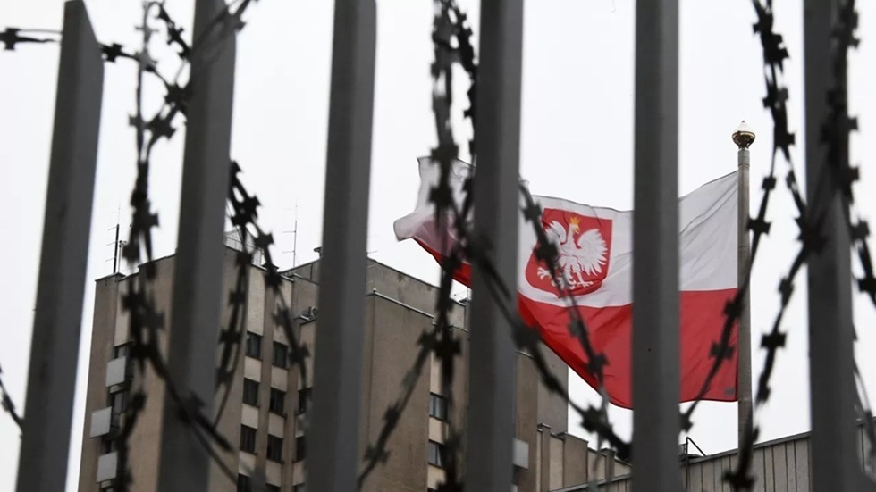 بولندا تعلن دعمها لتطوير قدرات بحثية نووية ووزير الدفاع يدعو لـ"نتائج لا أحلام"