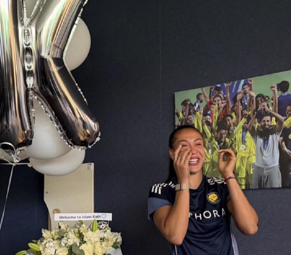 السعودية.. محترفة برازيلية من نادي النصر تعلن إسلامها (فيديو)