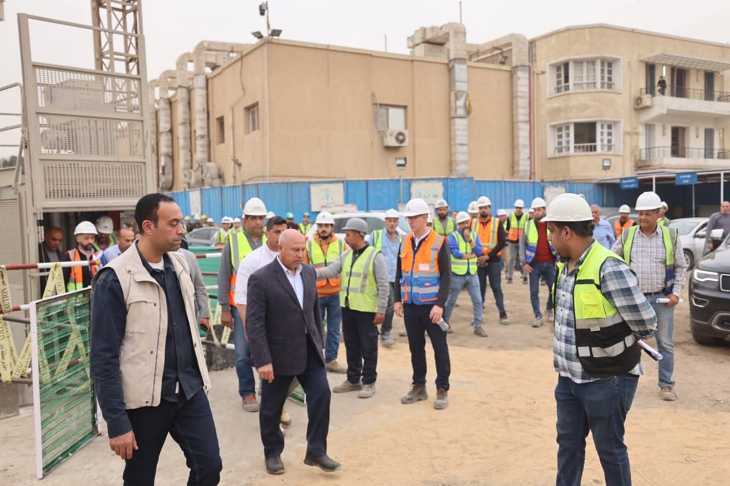 مصر.. إخلاء عاجل لمبان سكنية قرب محطة مترو قيد الإنشاء