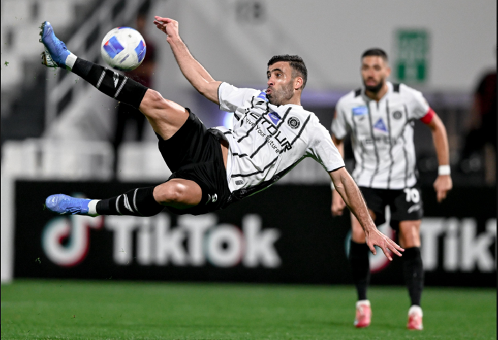 حمد الله يسجل "دبل هاتريك" ليقود الشباب السعودي لاكتساح حضرموت اليمني بنتيجة عريضة