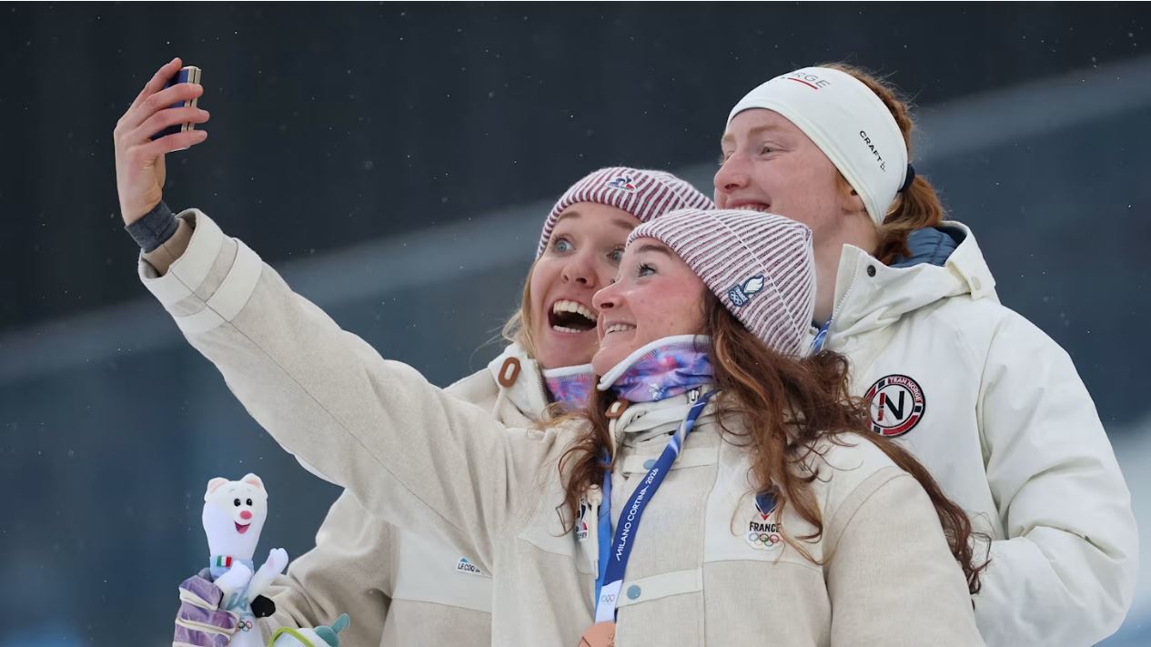 استبعاد جديد؟ "أزمة الهواتف" تشعل الجدل حول معاملة الروس في أولمبياد 2026