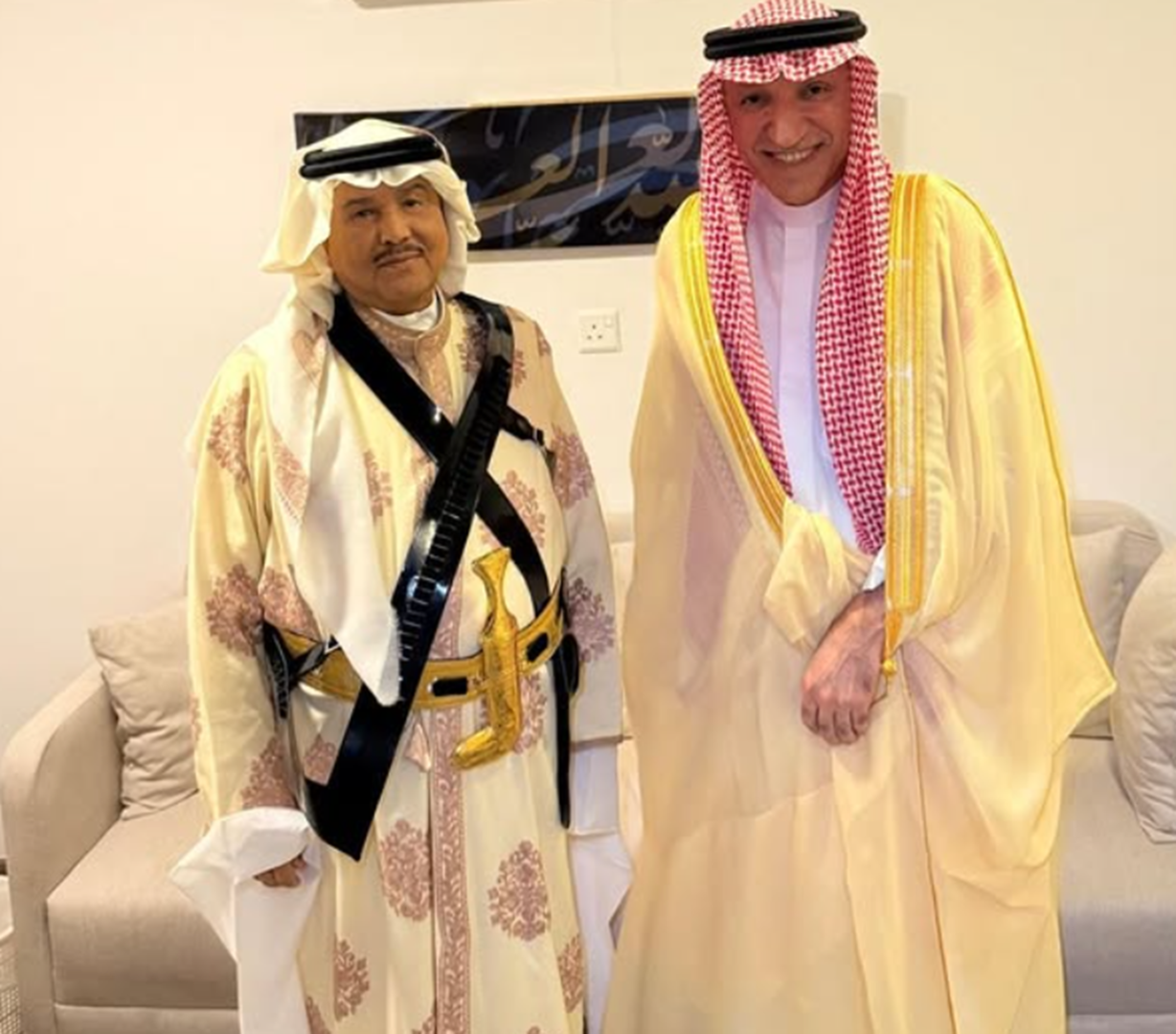 تفاعل كبير بعد فيديو طريف جمع فنان العرب برئيس روتانا