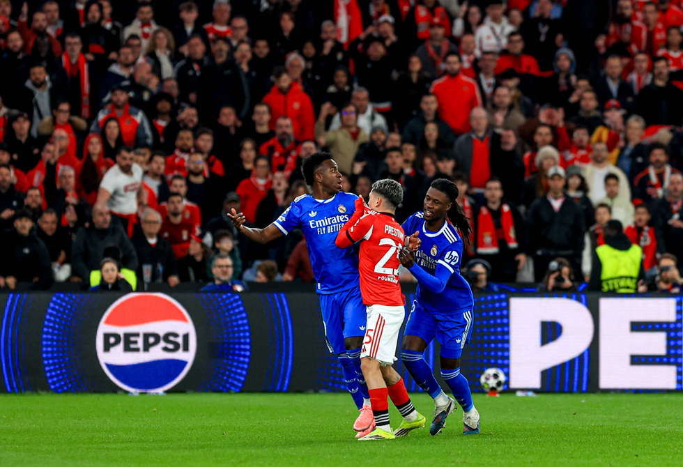 "كررها 5 مرات".. مبابي يكشف عن الكلمة العنصرية التي تلفظ بها نجم بنفيكا في وجه فينيسيوس