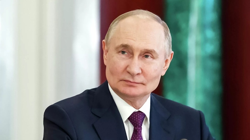 بوتين يعلن تسهيل انتقال الأجانب "ذوي الكفاءة" إلى روسيا