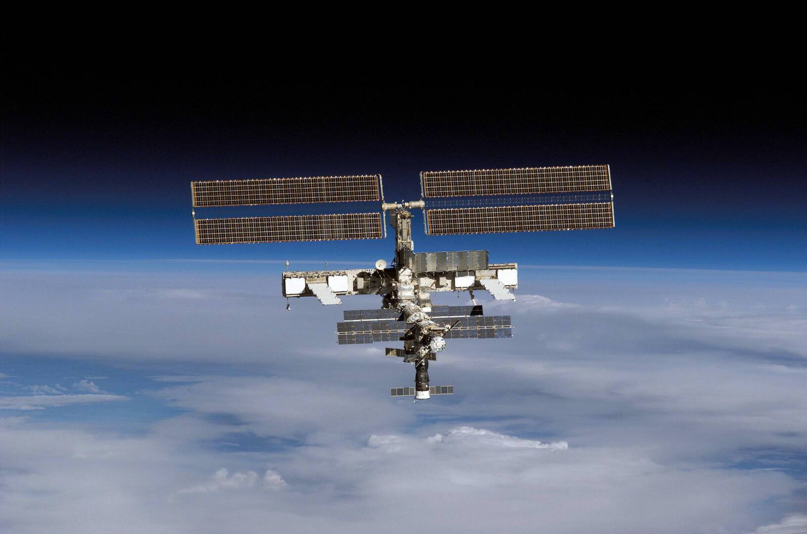 الرواد الروس يجرون تجارب طبية مهمة على متن المحطة الفضائية