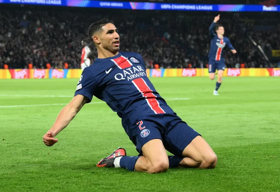 أشرف حكيمي يحقق رقما قياسيا في دوري أبطال أوروبا