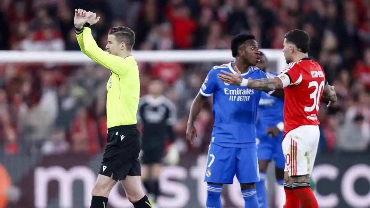 لاعب بنفيكا يدلي باعتراف خطير بعد أزمته مع فينيسيوس جونيور (فيديو)