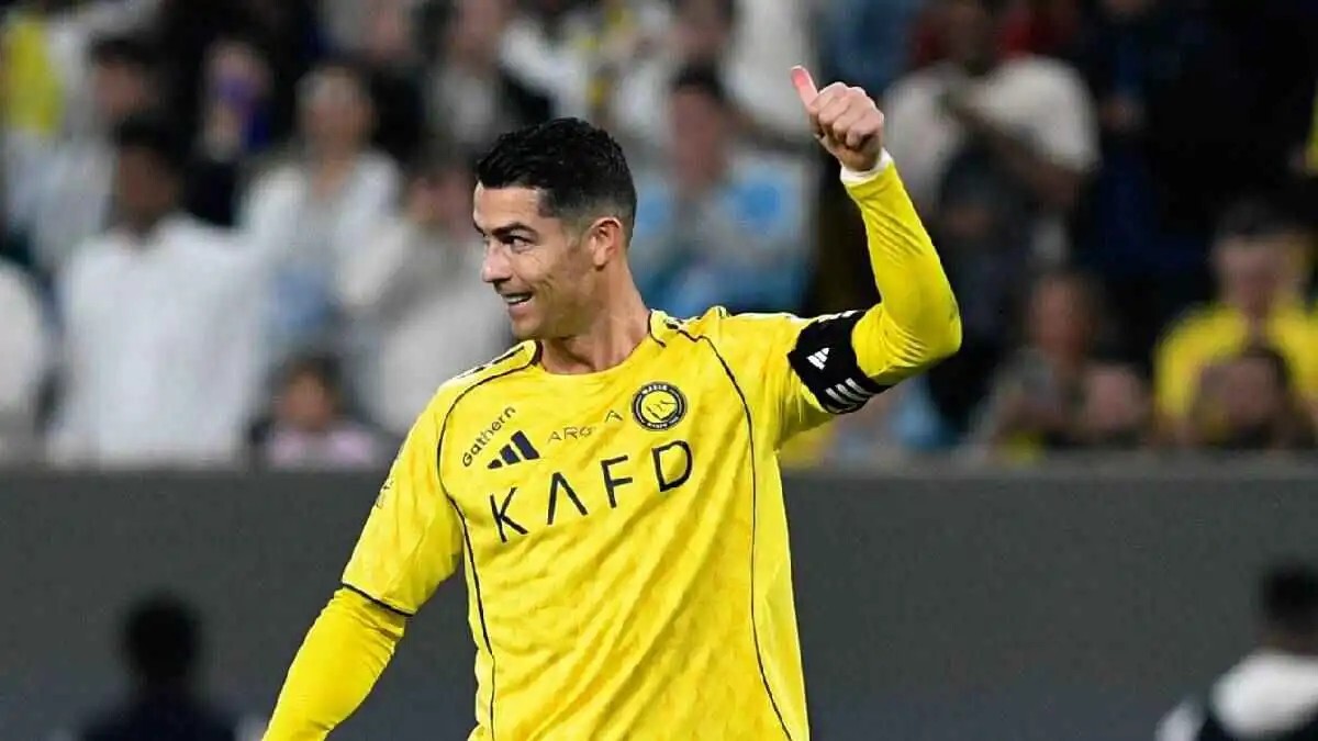 كم هدفا يحتاج كريستيانو رونالدو للوصول إلى 1000 هدف؟