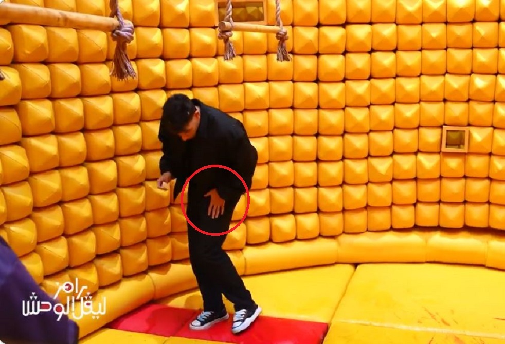 بعد ضربه بطلقات.. زيزو يتوعد رامز جلال في "ليفل الوحش" (فيديو)