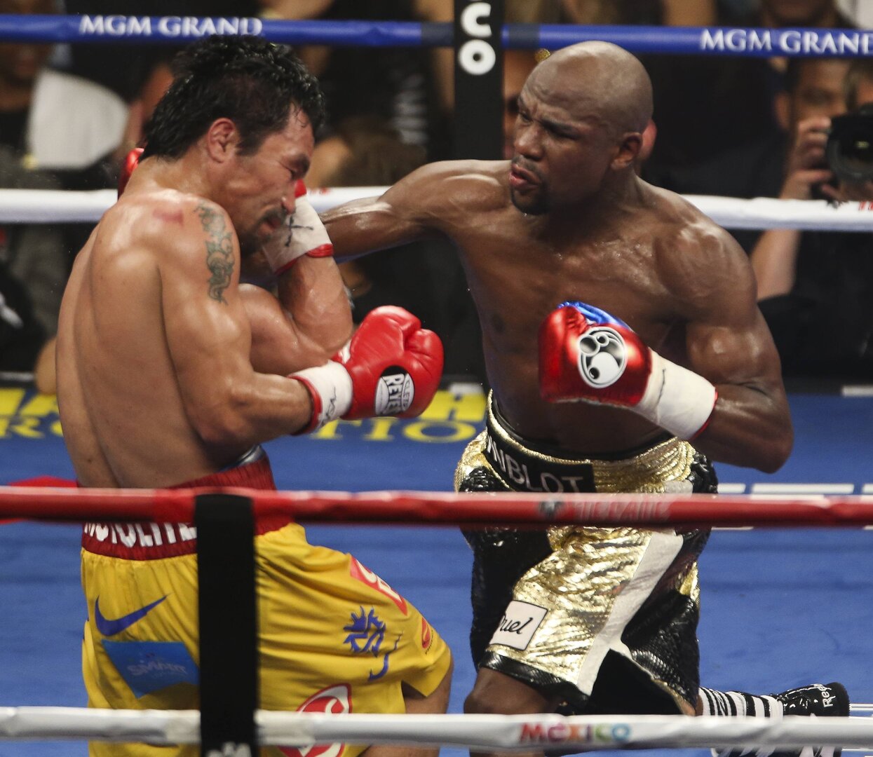 "نزال القرن" يعود بعد 11 عاما.. مواجهة ثانية بين مايويذر وباكياو