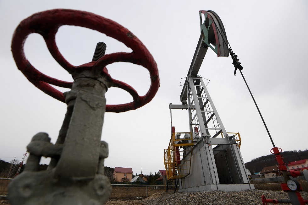 هنغاريا وسلوفاكيا تبدآن في استخدام احتياطياتهما النفطية وكرواتيا تسمح بعبور النفط غير الروسي