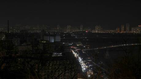 كييف تعيد العمل بنظام التقنين الكهربائي المؤقت