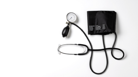 مشروب يومي بسيط يساعد على خفض ضغط الدم "بشكل ملحوظ" 