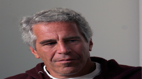 فضيحة جديدة تطارد إبستين.. تمويل سري لمشروع استنساخ البشر!