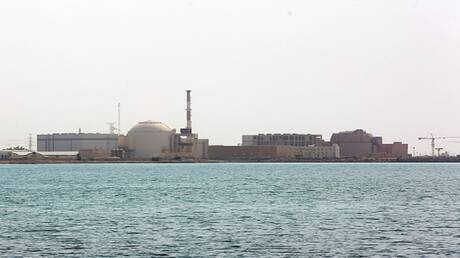 صحيفة أمريكية تتحدث عن رسالة نقلها لاريحاني إلى بوتين - عاجل 