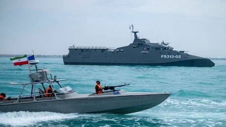 عاجل - زوارق حربية إيرانية تحاول إيقاف ناقلة نفط ترفع العلم الأمريكي 